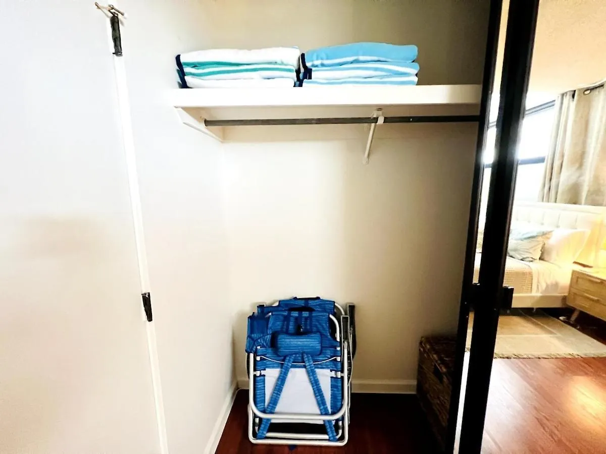 Apartment Bright Beach Style Condo Steps To Pool, Hot Tub And Parking Honolulu