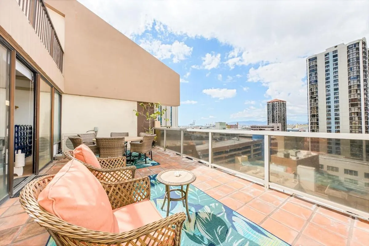 Bright Beach Style Condo Steps To Pool, Hot Tub And Parking Honolulu 0*,  United States