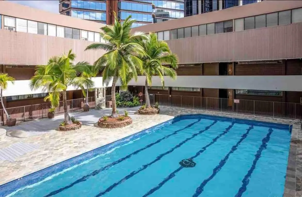 Bright Beach Style Condo Steps To Pool, Hot Tub And Parking Honolulu